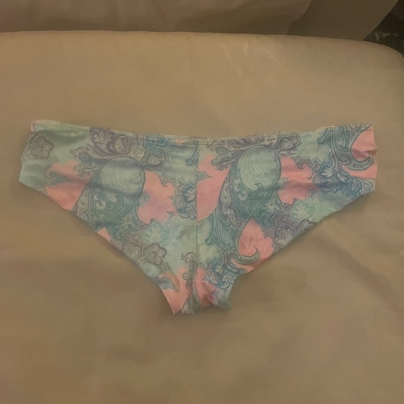 Victoria Secret Bikini- worn once - Picture 9 of 9